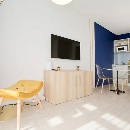 Grand Studio Avec Climatisation, Balcon Proche Gare Centre Ville Lourdes Exterior photo