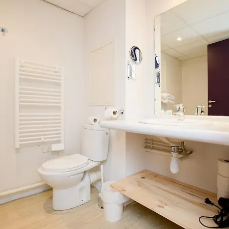 Grand Studio Avec Climatisation, Balcon Proche Gare Centre Ville Lourdes Exterior photo