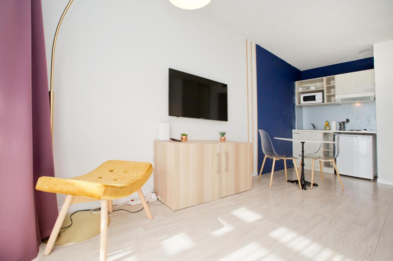 Grand Avec Climatisation, Balcon Proche Gare Centre Apartment