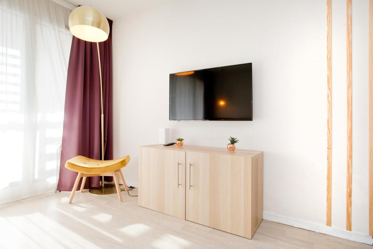 Grand Avec Climatisation, Balcon Proche Gare Centre * Lourdes